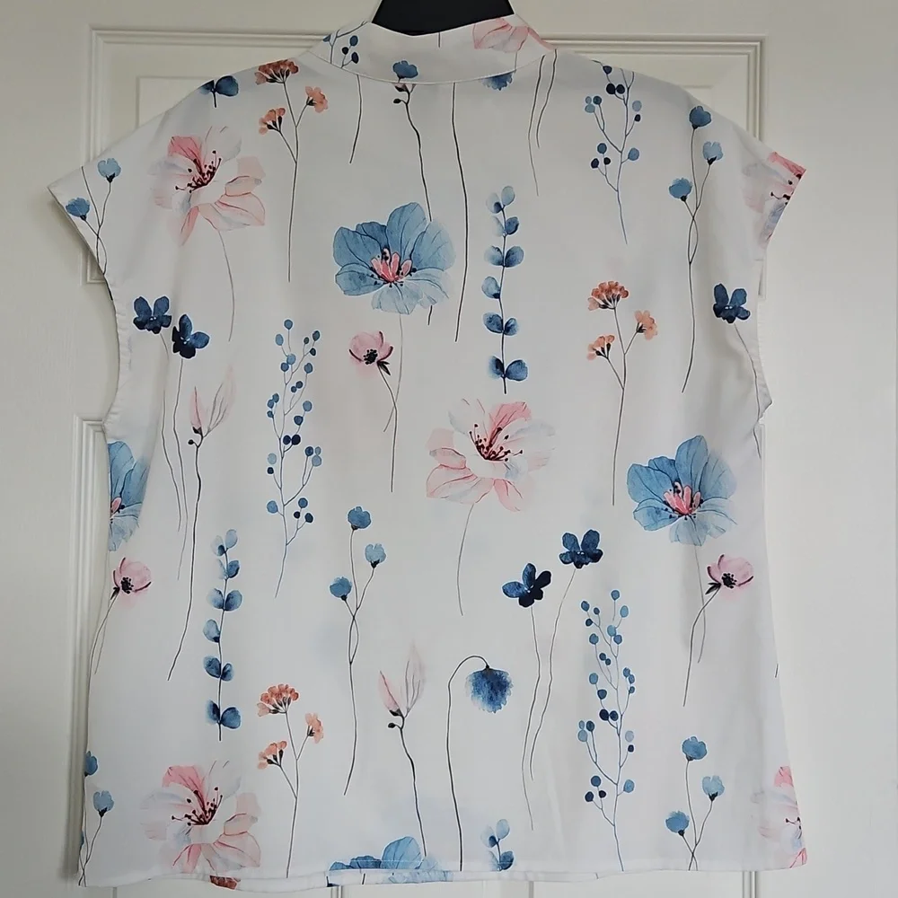 Mock Neck Blouse - Picture 2 of 3